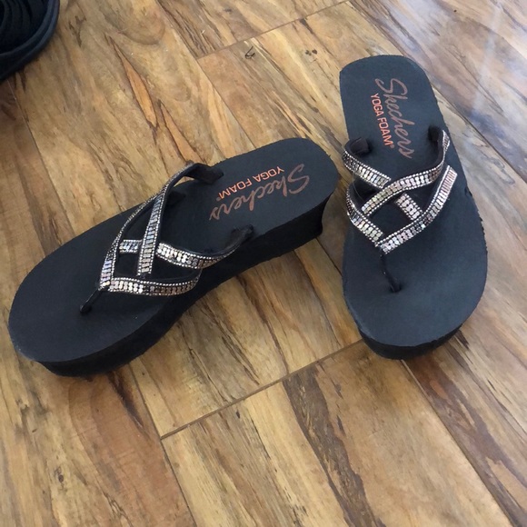 skechers yoga foam wedge flip flops